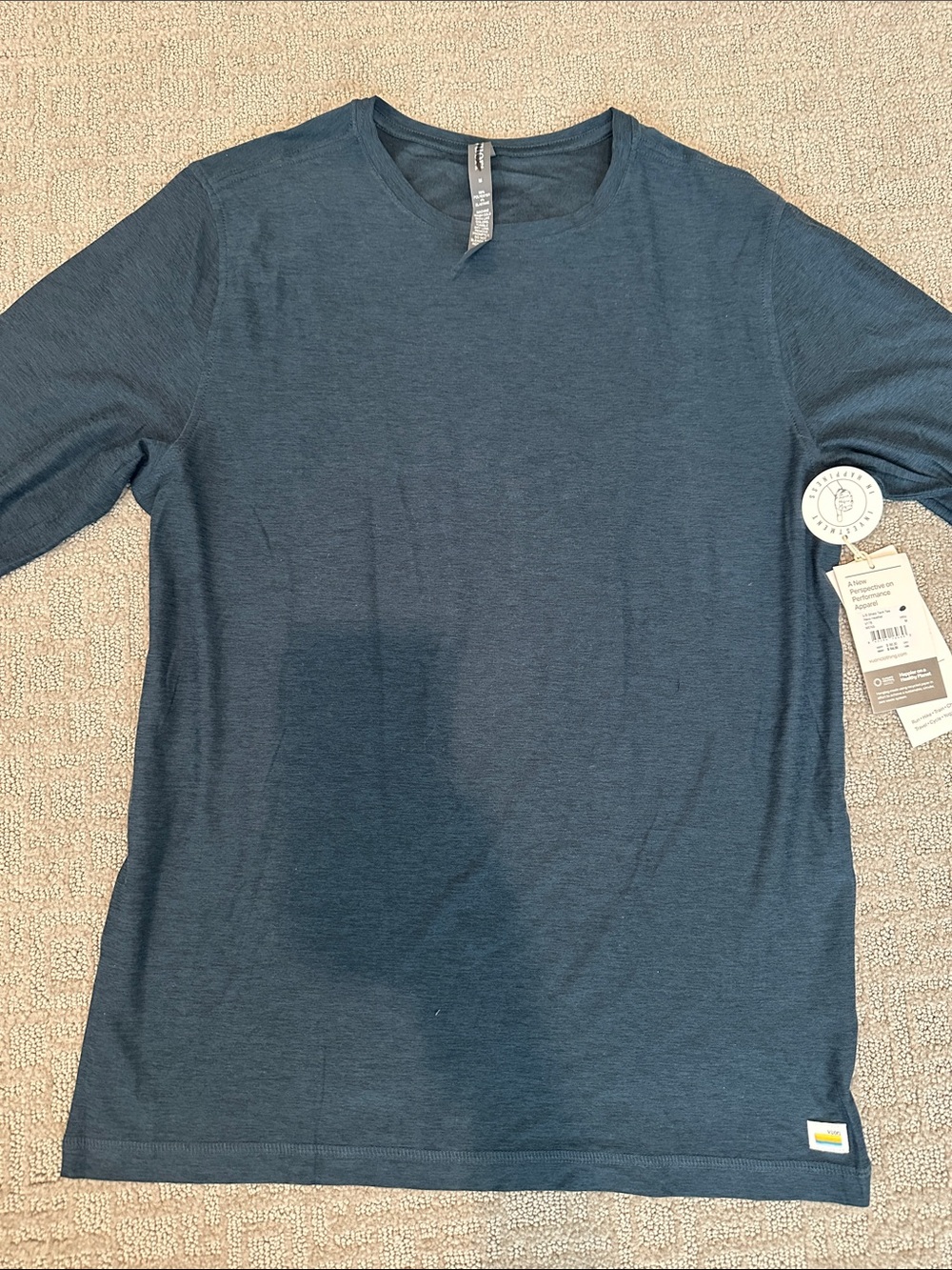 Vuori Long Sleeve Strato Tech Tee in Navy Heather